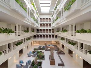 曼谷Mövenpick Hotel Bangkok Ploenchit BDMS的相册照片