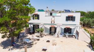 Το κτήριο όπου στεγάζεται  το ξενοδοχείο διαμερισμάτων