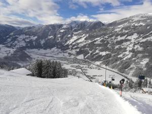 Obiekt Ferienwohnung Zillertaler Alpenblick zimą