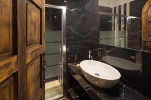 Hotel Villa Alberti Portofino Land的一间浴室