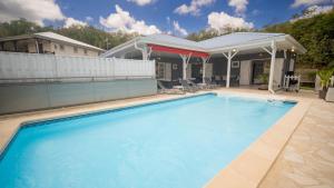 Φωτογραφία από το άλμπουμ του Villa K'Line - Piscine privée, magnifique vue mer aux Trois-Ilets σε Les Trois-Îlets