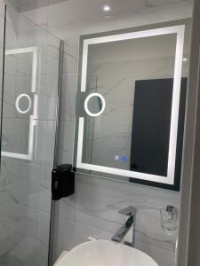 Ένα μπάνιο στο Perea Hotel 