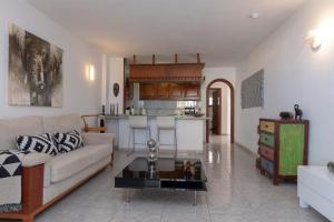 A kitchen or kitchenette at Beach View