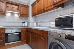 A kitchen or kitchenette at Beach View
