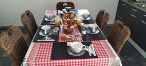 Jedlo v ubytovaní bed & breakfast alebo blízkom okolí