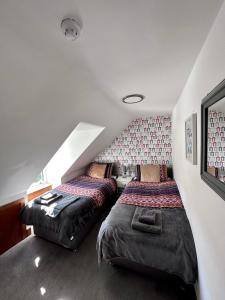 Islay Frigate Hotelにあるベッド