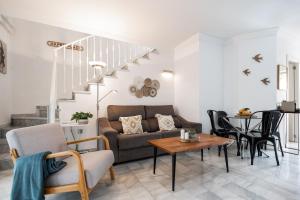 Casa Hibiscus Marbella的休息区