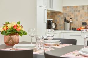 A kitchen or kitchenette at Residenza Ai Ferrari