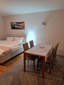 Imagem da galeria de Spacious studio apartment in city center Tallinn em Taline