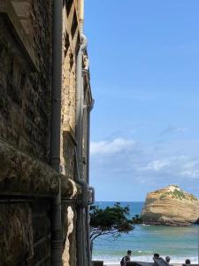 Fotografia z galérie ubytovania Studio Biarritz a moins de 10 m de la plage et au coeur du centre ville v destinácii Biarritz