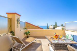 Balkón alebo terasa v ubytovaní OleHolidays 535 Romana Playa con vistas al mar