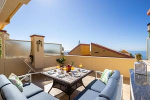 Balkón alebo terasa v ubytovaní OleHolidays 535 Romana Playa con vistas al mar