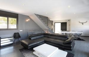 Posezení v ubytování Family-friendly villa in Lloret de Mar with private pool