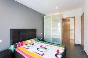 Postel nebo postele na pokoji v ubytování Family-friendly villa in Lloret de Mar with private pool