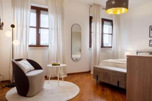 A bed or beds in a room at Exclusive penthouse with 60 m2 panoramic terrace Még 18 kép