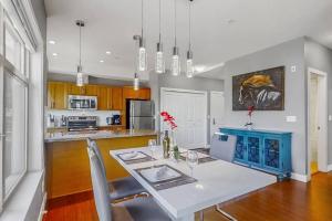 Η κουζίνα ή μικρή κουζίνα στο Luxury Getaway at Copper Sky 104