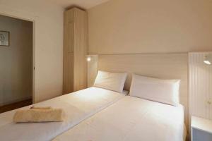 Postel nebo postele na pokoji v ubytování Apartamento Puerto Deportivo - VUT-219-AS