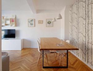TV a/nebo společenská místnost v ubytování Apartamento Puerto Deportivo - VUT-219-AS