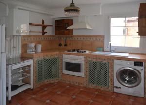 A kitchen or kitchenette at Mirador de los Amantes - VUTE-23-019
