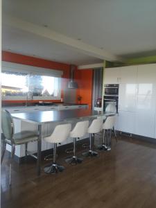 Cucina o angolo cottura di Villa piscine avec vue exceptionnelle