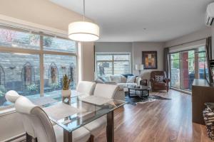 Posezení v ubytování Fabulous Condo at Five Star Resort 209