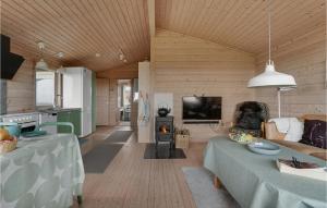 Posezení v ubytování Stunning Home In Vestervig With Kitchen