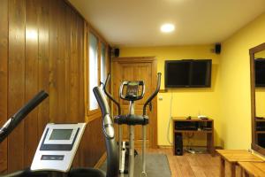 Fitness centrum a/nebo fitness zařízení v ubytování Apartamentos Casa Pochetas