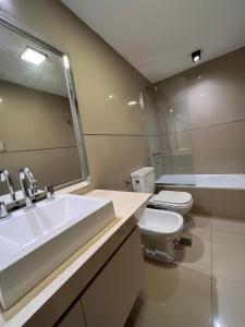 חדר רחצה ב-Hermoso Departamento 2 ambientes/1 dormitorio. Descubrí el Malecón del Buena Vista - Yerba Buena/ Tucumán