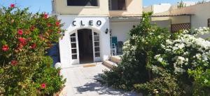 Exteriér nebo vchod ubytování CLEO ROOM WITH PATIO 250m FROM THE BEACH