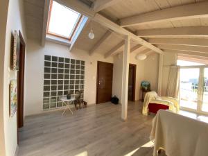 Fotografie z fotogalerie ubytování Sunny apartment with mountain view v destinaci Patra
