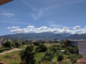Fotografie z fotogalerie ubytování Sunny apartment with mountain view v destinaci Patra