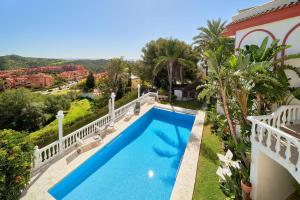 Zdjęcie z galerii obiektu Villa with Heated Pool & Sea Views in Marbella w Marbelli