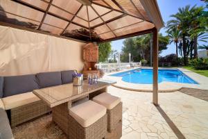 Zdjęcie z galerii obiektu Villa with Heated Pool & Sea Views in Marbella w Marbelli