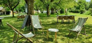 Ogród w obiekcie Cabane 2/3 pers au Camping les Patis