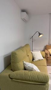 A seating area at El nido del amá