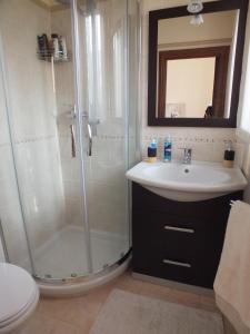 Koupelna v ubytování Villa Lazzari B&B Tra i due Mari