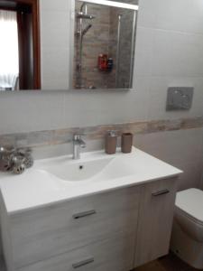 Koupelna v ubytování Villa Lazzari B&B Tra i due Mari