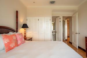 Voodi või voodid majutusasutuse Bougainvillea 8211 Luxury Apartment - Reserva Conchal toas