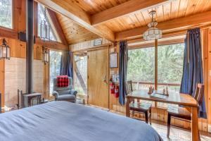 Postel nebo postele na pokoji v ubytování Chalet Shangri-La
