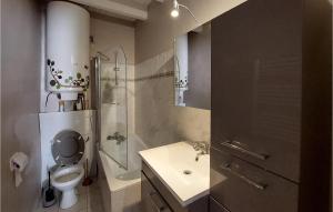 Fotografia z galérie ubytovania Lovely Apartment In Balaruc-Les-Bains v destinácii Balaruc-les-Bains