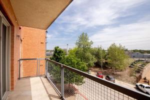 Μπαλκόνι ή βεράντα στο The Sophia: Riverwalk Loft