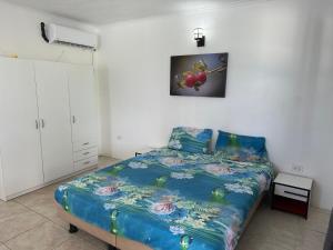 Postel nebo postele na pokoji v ubytování Studio - begane grond - poolside