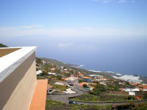 widok na miasto z góry budynku w obiekcie El Níspero w mieście Fuencaliente de la Palma