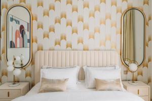 Postel nebo postele na pokoji v ubytování Modern & Chic 2bedroom with Balcony Dubai Creek