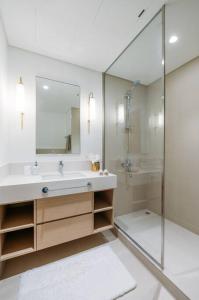 Koupelna v ubytování Modern & Chic 2bedroom with Balcony Dubai Creek