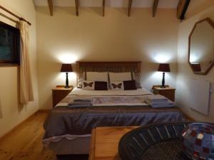 Ένα ή περισσότερα κρεβάτια σε δωμάτιο στο Masescha Country Estate +80 φωτογραφίες