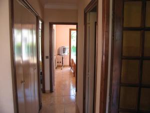 Zdjęcie z galerii obiektu Villa 3 pièces, 7 couchages, jardin 400m², 100m plage, centre Saint-Cyprien, animaux acceptés - FR-1-106-83 w mieście Saint-Cyprien +10 zdjęć
