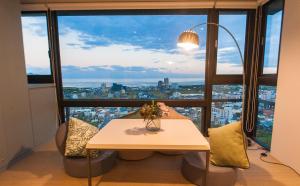 Balkonas arba terasa apgyvendinimo įstaigoje 漫遊小旅泳池溫泉宅 Roaming Travel Hot Spring Homestay