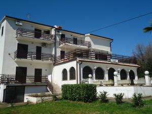 Afbeelding uit fotogalerij van Apartments Lav in Umag