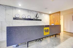 LingampalliFabHotel SSR Fern Suites - 100M from GSM Mall Madeenaguda的相册照片